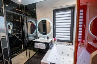 Galactic&Ludmila Suite SPA - Braşov - 5
