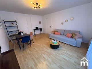 Paris Bercy with car park by Melvane - 2