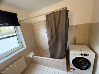 2-Zimmer Monteurwohnung mit großem Balkon - Kiel - 2