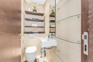 Dubai Marina Elegant 1 BR on the Canal - 1
