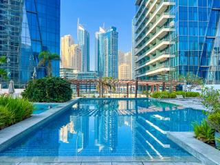 Dubai Marina Elegant 1 BR on the Canal - 6