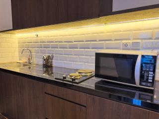 Apt Sudirman Suite 3BR With Infinity Pool & Netflix - Jacarta - 8
