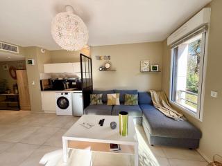 A011-Superbe Studio avec Terrasse Sauna Jacuzzi - 6