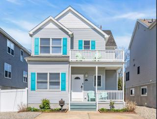 Bayshore Bungalow - Your Perfect Beachside Escape with Stunning Coastal Views - Keansburg - 0