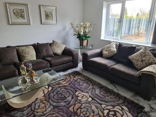 SAV 5 Bed Executive Detached House in Leicester - Humberstone - 9