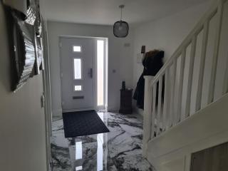 SAV 5 Bed Executive Detached House in Leicester - Humberstone - 2
