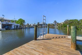 Close to Beach, Secluded Pier with Partial Bay Views - Blue Bayou A - Roelens - Fort Myers Beach - 7