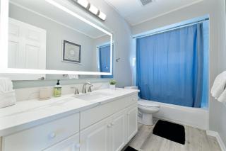 Endless Summer Retreat Jacuzzi 3Kingbed Airhockey - Cape Coral - 1