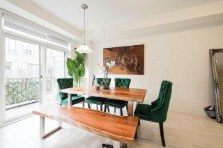 Spacious Executive Townhome - Oakville - 0