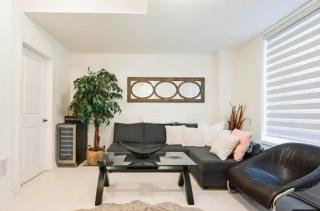 Spacious Executive Townhome - Oakville - 6