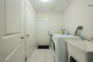 Spacious Executive Townhome - Oakville - 3