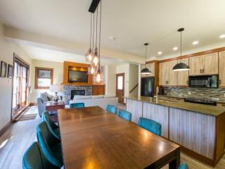 EDM 1520-11 Great Family spot - Mont-Tremblant - 3