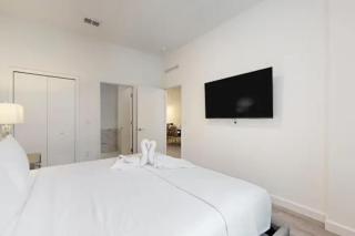 Spacious 5BR w Private Pool 15 Min to Disney - 3