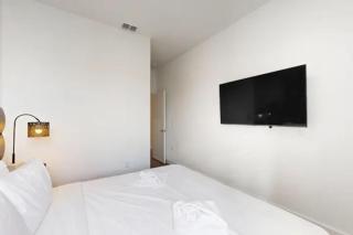 Spacious 5BR w Private Pool 15 Min to Disney - 2