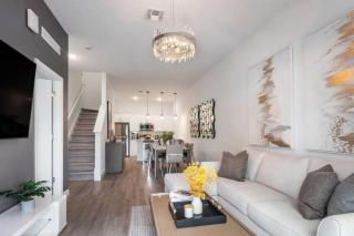 Cozy 4BR Den wPool Near Disney and Universal - 0