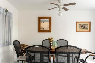 Charming Seaside House - 4