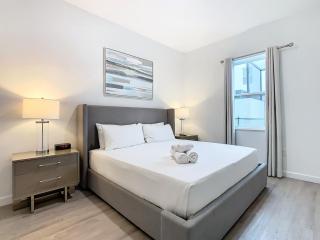 Cozy 5BR Poolside Retreat Near Disney and Universal - Davenport - 6