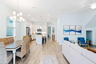 Coastal Charm 6 beds Walk to Beach Golf Cart - 1