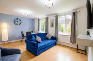 Clover Apartment - Sleeps 5 - Free Parking, Self-Check-In, Fast Wifi and Sky TV by Yoko Property - 4