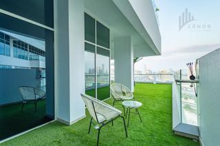 Modern 2BR Glowing Palm Trees Near Downtown - 3