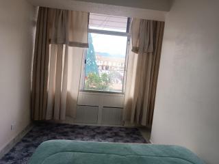X-Elegante departamento de 2 baños y 3 dormitorios a una cuadra del parque Calderón - Cuenca - 1