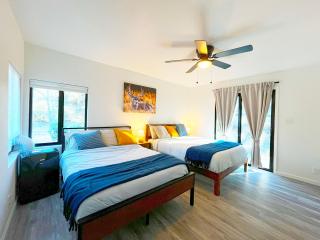 Modern Yosemite Cabin, 15min Bass Lake, Sleeps 8 - 3