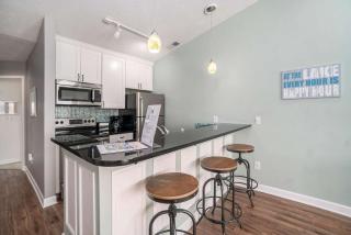 Beachside 325 Waterfront Condo - Traverse City - 4