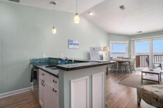 Beachside 325 Waterfront Condo - Traverse City - 3