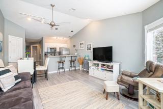 Beachside 323 Waterfront Condo - Traverse City - 5