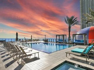 Cozy Apartment with Balcony - Hollywood - 8
