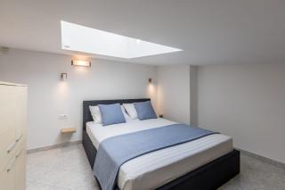 VELEBOS SUPERIOR APARTMENT - spacious luxury four-room apartment on 220 m2 - panoramic view of the sea and islands - prestigious location by the sea to the new city center of Žnjan - top amenities - free garage parking space- BURALUX properties - Split - 2
