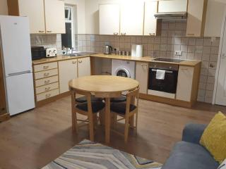 SAV Apartments Watford - 6