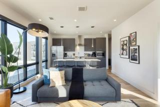 New Modern 2BDR in Walkable Midtown w Gym Pool Honkey-Tonk by AvantStay - Nashville - 2