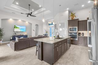 Water Views, Relaxation, Heated Pool - Ocean Vibes - Roelens - Cape Coral - 1