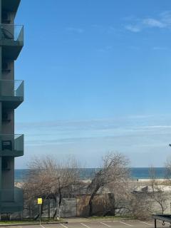 Cara Apartment 1 min walk to the beach Summerland - Mamaia - 2