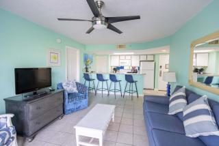 The Trinidad -Pool & Parking - Key West - 1