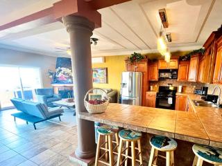 1 Min Walk to Beach - Sleeps 14 - AC - WiFi - Near Malecón - San Felipe - 8