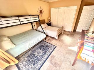 1 Min Walk to Beach - Sleeps 14 - AC - WiFi - Near Malecón - San Felipe - 3