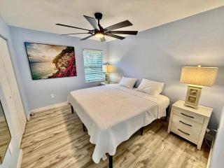 Heart of GNV with King beds - Gainesville - 8