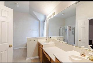 Comfy 3-Bedroom Home in Arlington - 7