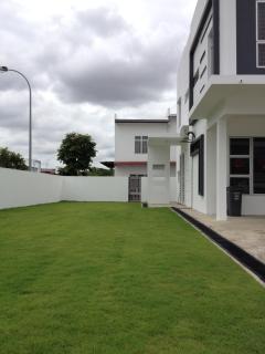 Comfort Holiday Home @ Bukit Indah - Johor Bahru - 9