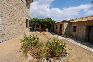 Ann's House-Under the shadow of a castle with pool and view - - 8