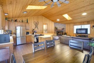 The Drowsy Den With Firepit & BBQ Plus Large Patio - Big Bear Lake - 9