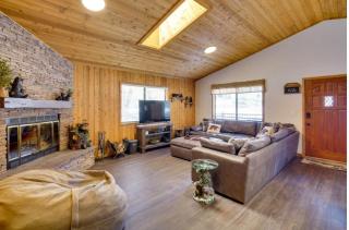 The Drowsy Den With Firepit & BBQ Plus Large Patio - Big Bear Lake - 7