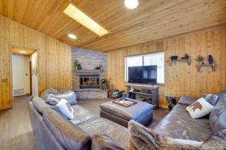The Drowsy Den With Firepit & BBQ Plus Large Patio - Big Bear Lake - 1