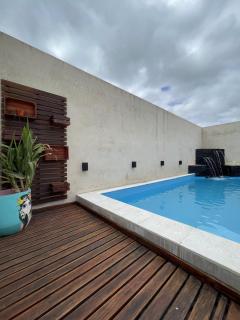 Casa y Piscina - Semi Céntrica con Estacionamiento - Gualeguaychú - 0