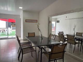 Casa y Piscina - Semi Céntrica con Estacionamiento - Gualeguaychú - 2