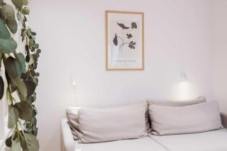 Minimalist Scandi Stay - Cozy & Stylish - Bratislava - 6