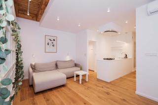 Minimalist Scandi Stay - Cozy & Stylish - Bratislava - 9