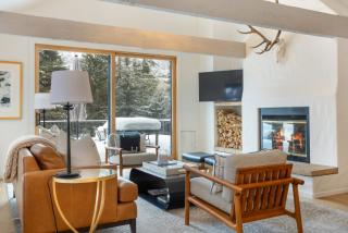 Novelle Chalet - Renovated, Chic Contemporary Home on Gore Creek with Hot Tub - 7